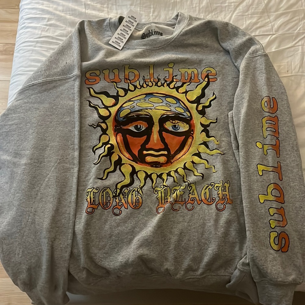 BRAND NEW: Sublime long beach sweatshirt from urban outfitters size: S/M